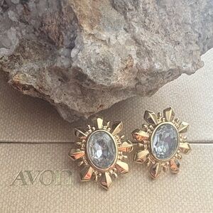 Vintage Avon GoldPlated Sunburst Earrings with Clear Faceted Crystal Centres 249